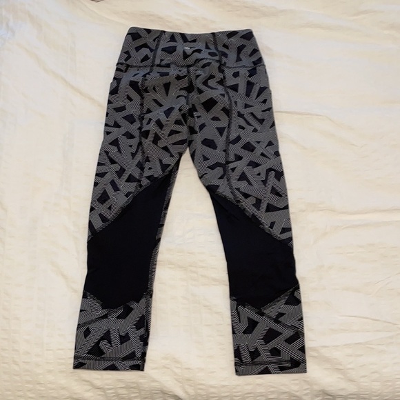 Lululemon Pace Rival HR Crop 22” - Picture 3 of 5